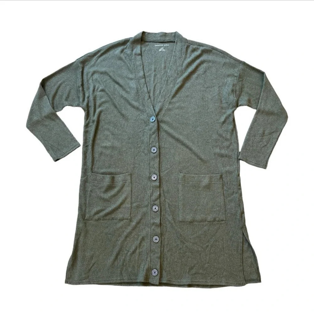 American eagle women's cardigan
Olive green
Size Small
